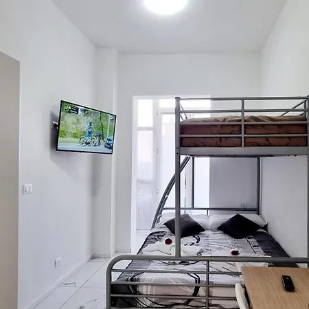 Guest Piave 4 Πανσιόν