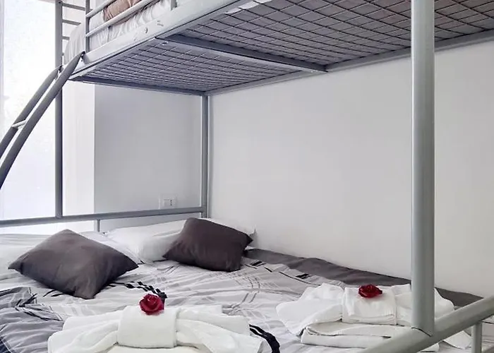 Guest Piave 4 3* 레조넬에밀리아